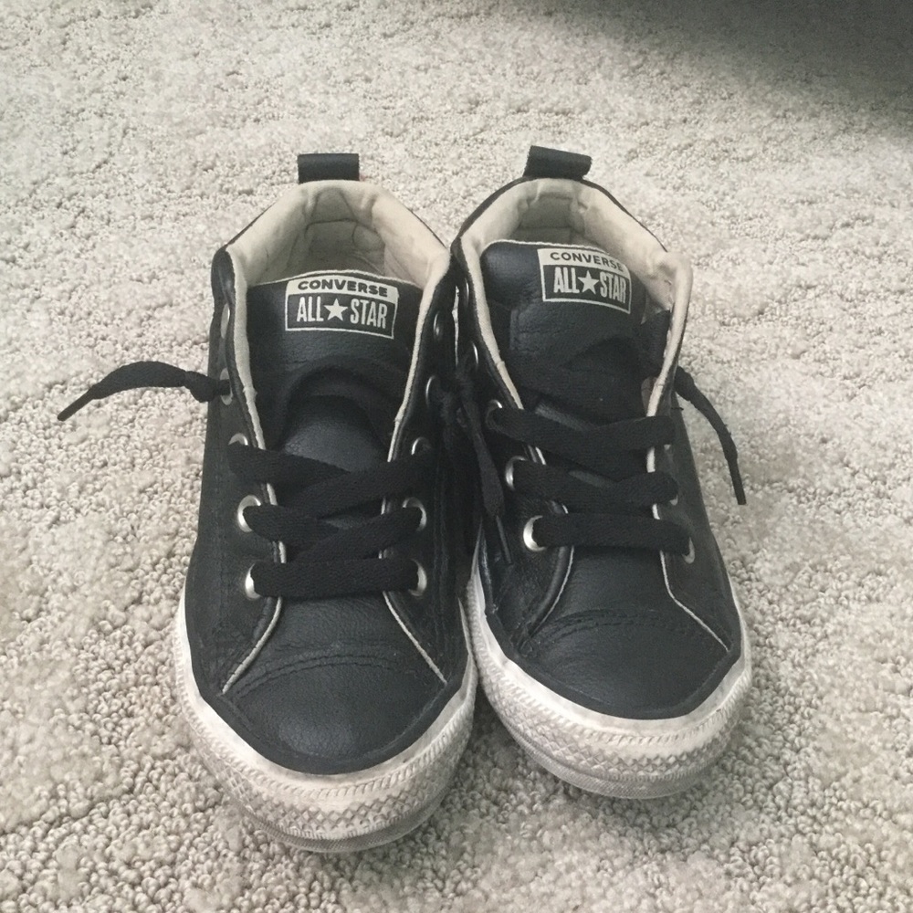 Kids Black Leather Converse High Top Sneakers Size 1.5 Casual Basic Comfort